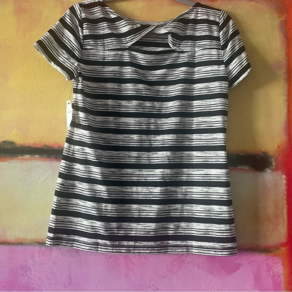 T by Talbots Top Size Small Black White Stripe Short Sleeve Twist Keyhole Back - Picture 2 of 6